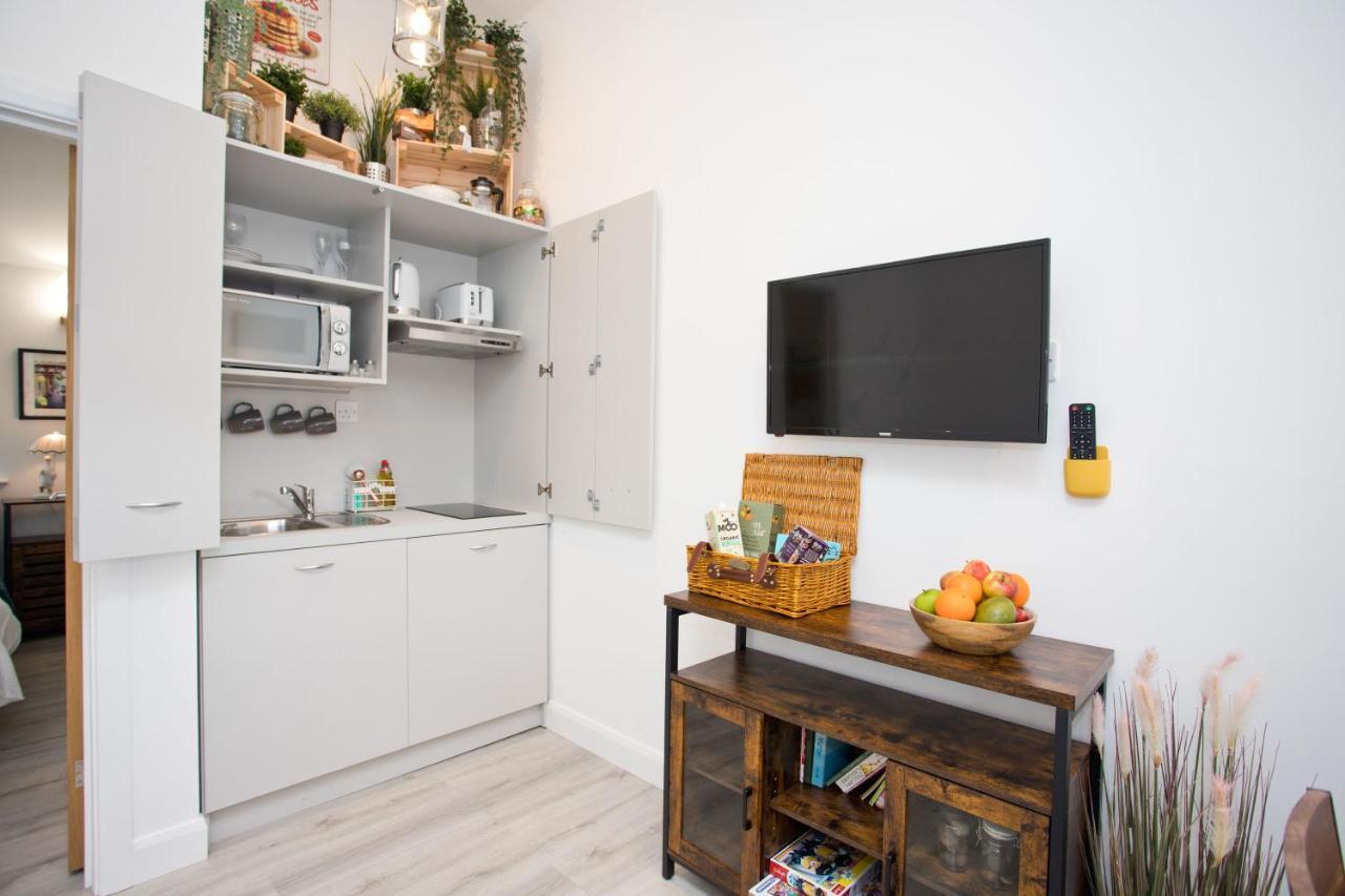 The Bearded Goat Den - A Rural Retreat At This Modern Holiday Cottage Saint Leonards Экстерьер фото